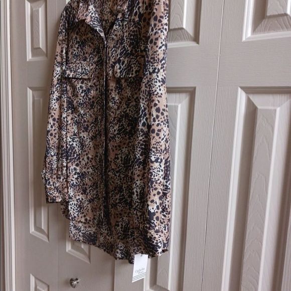 New with tags,  leopard print  (longer blouse) size XL - Picture 3 of 4